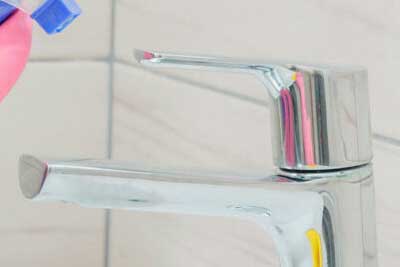 Sprzątanie łazienki